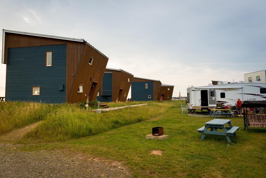 Les Chalets Du Bioparc Bonaventure Bagian luar foto