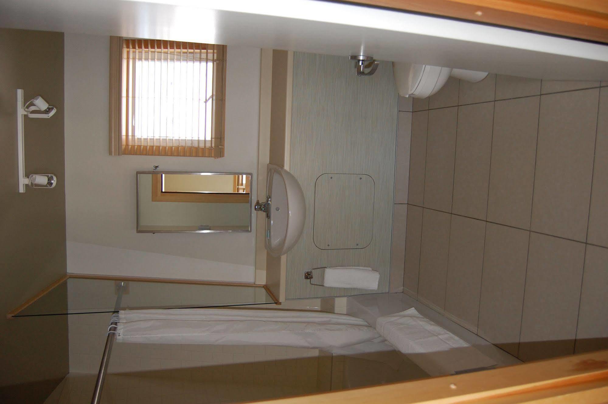 Les Chalets Du Bioparc Bonaventure Bagian luar foto